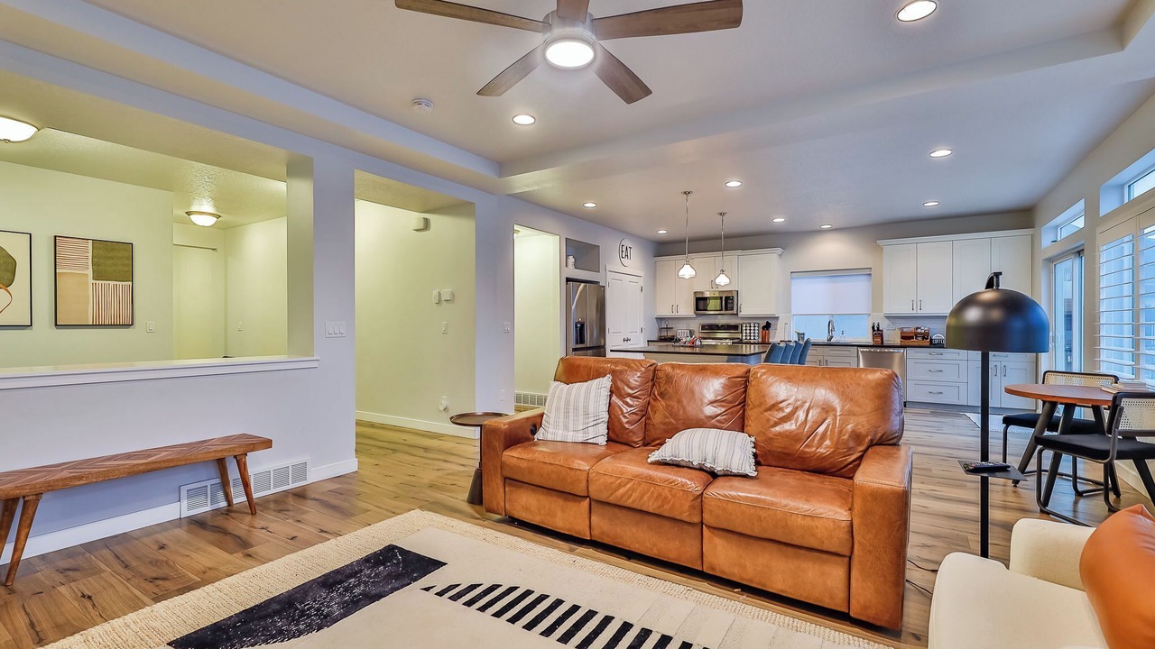 Photo of Livingroom in Herriman