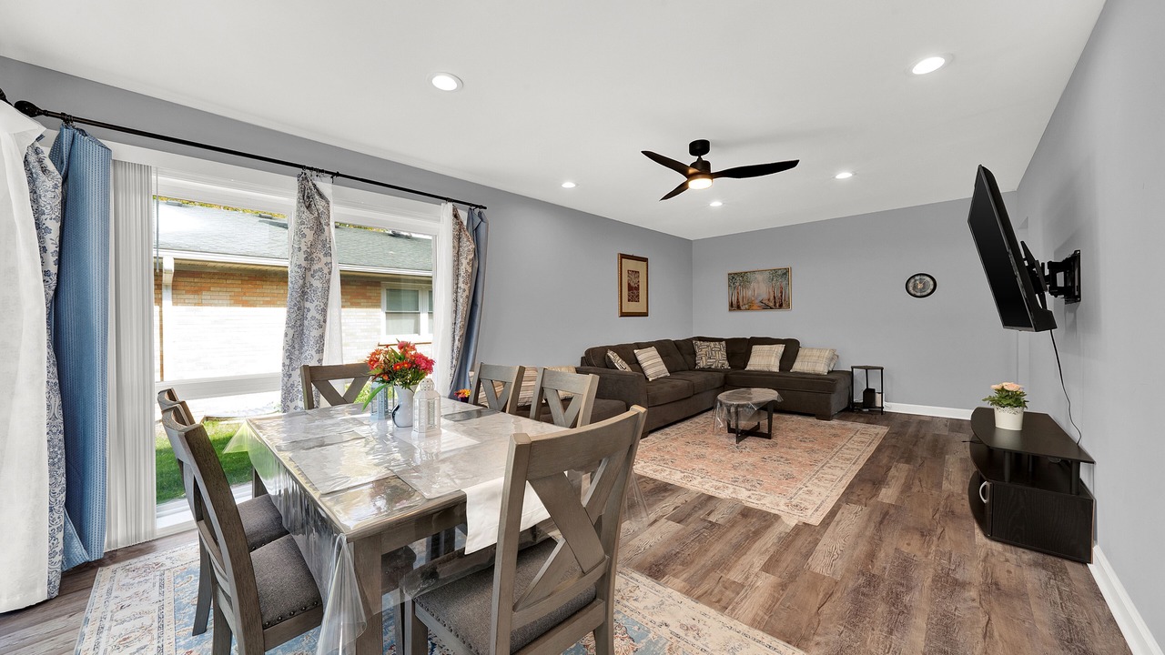 Photo of Others in Des Plaines