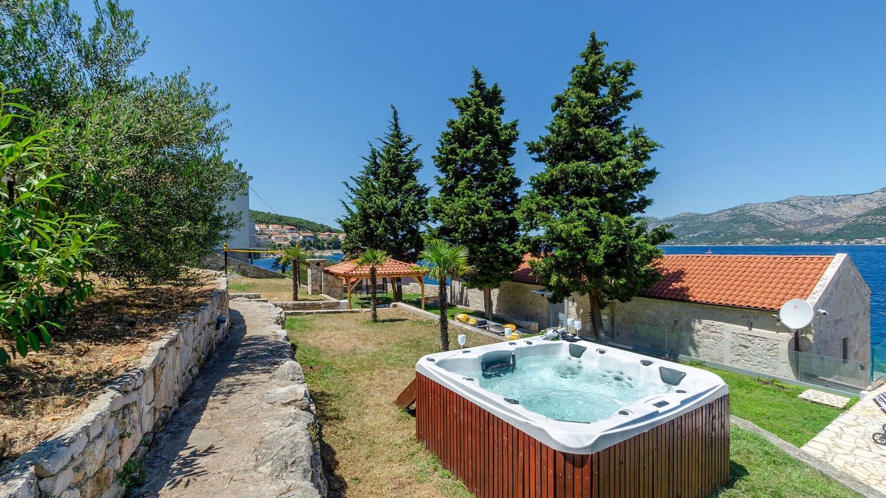 Photo of Others in Cove Tri Zala (Zrnovo)