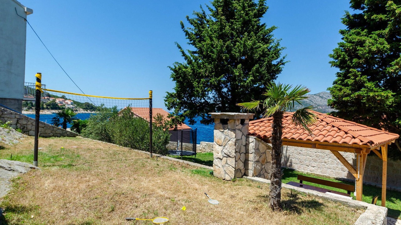 Photo of Others in Cove Tri Zala (Zrnovo)