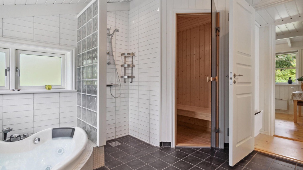 Photo of Bathroom in Bratten Strand