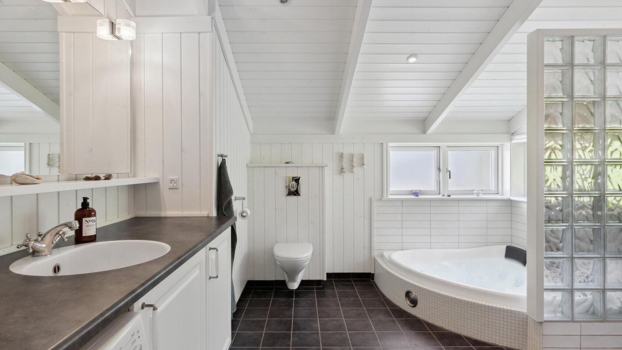 Photo of Bathroom in Bratten Strand