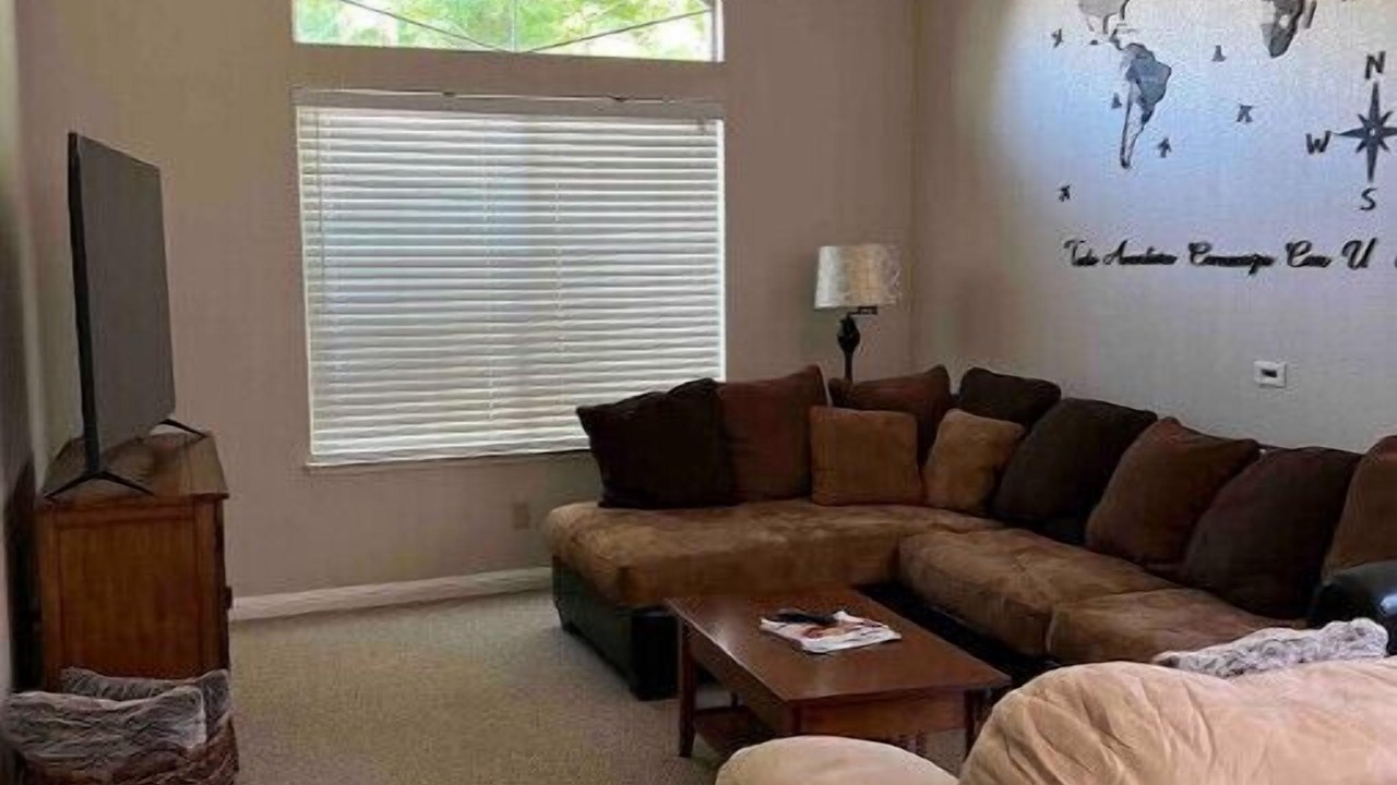 Photo of Livingroom in Oakdale