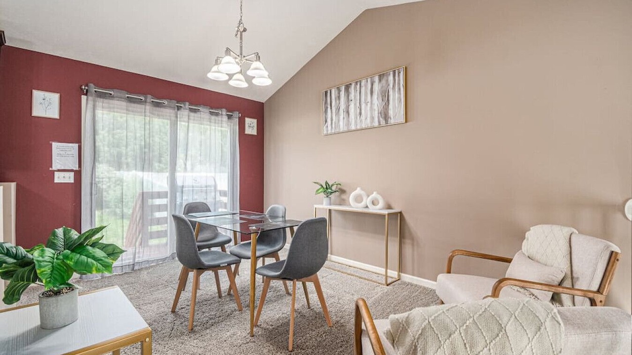 Photo of Livingroom in Millard