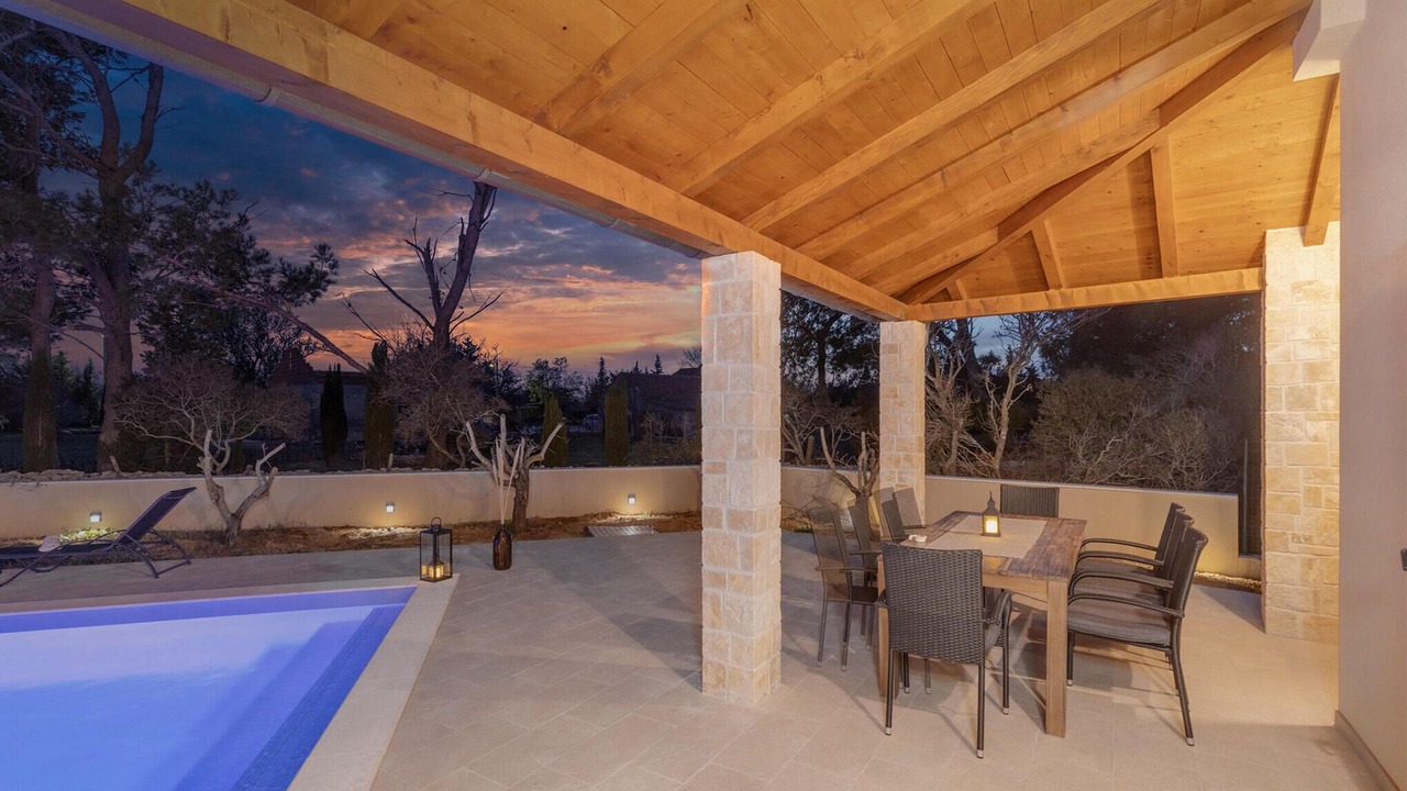 Photo of Outdoor in Nin
