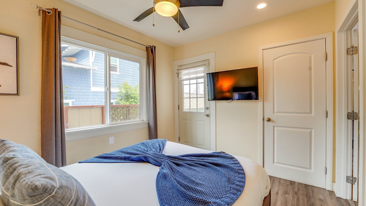 Photo of Bedroom in Beach Barber Tract