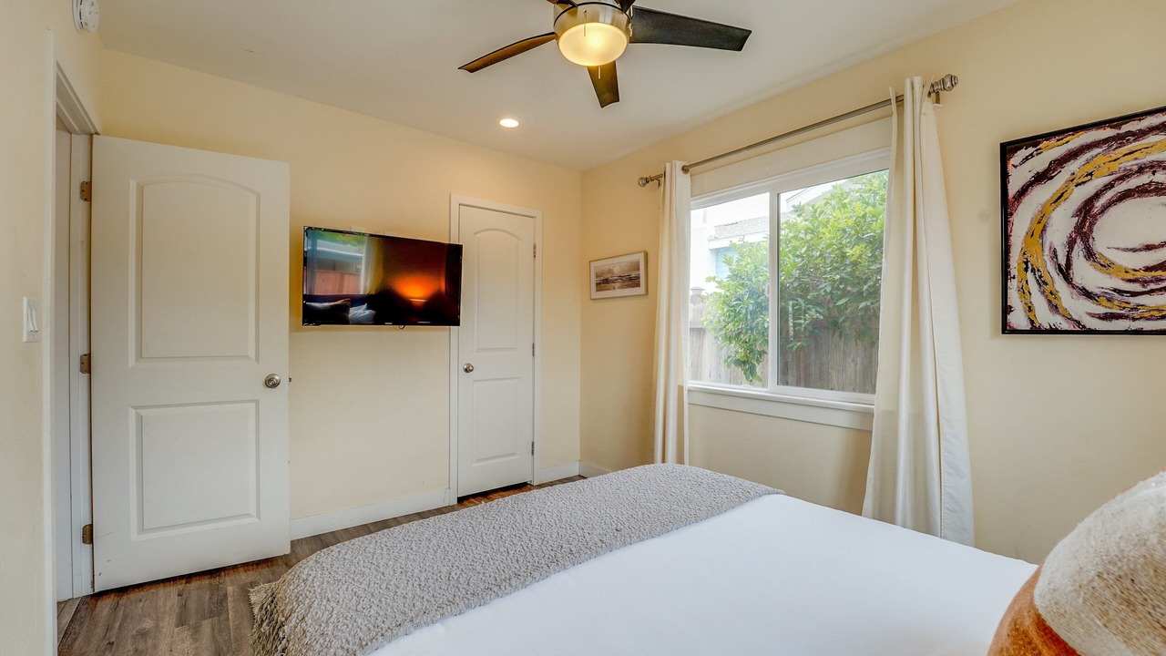 Photo of Bedroom in Beach Barber Tract