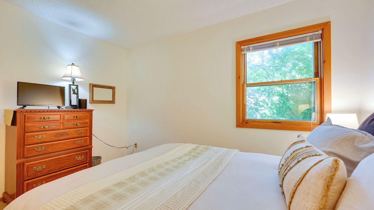 Photo of Bedroom in Lake George