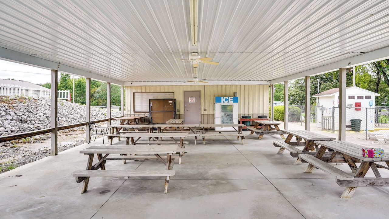 Photo of Others in Hardin