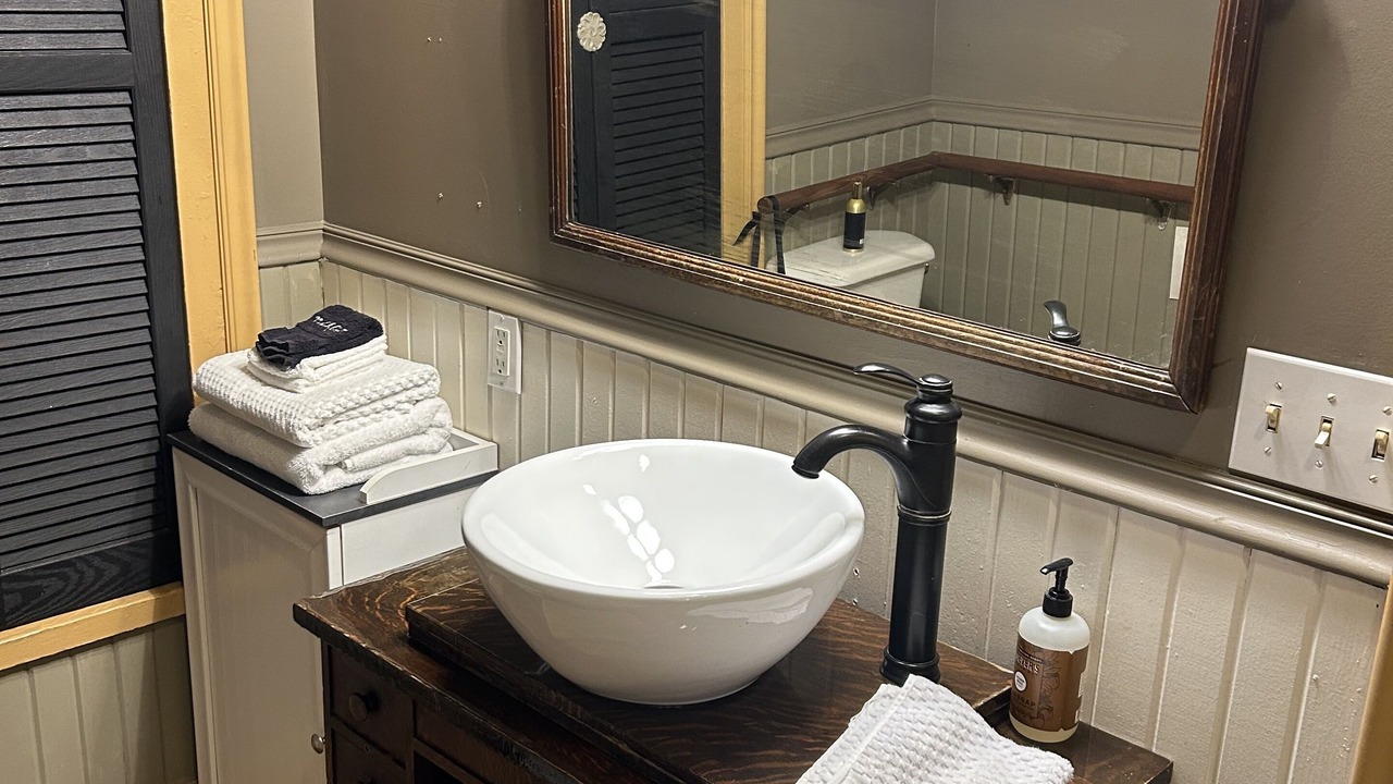 Photo of Bathroom in Murphysboro