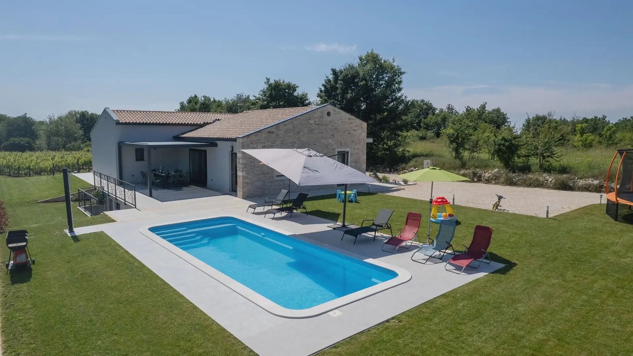 Photo of Outdoor in Skropeti