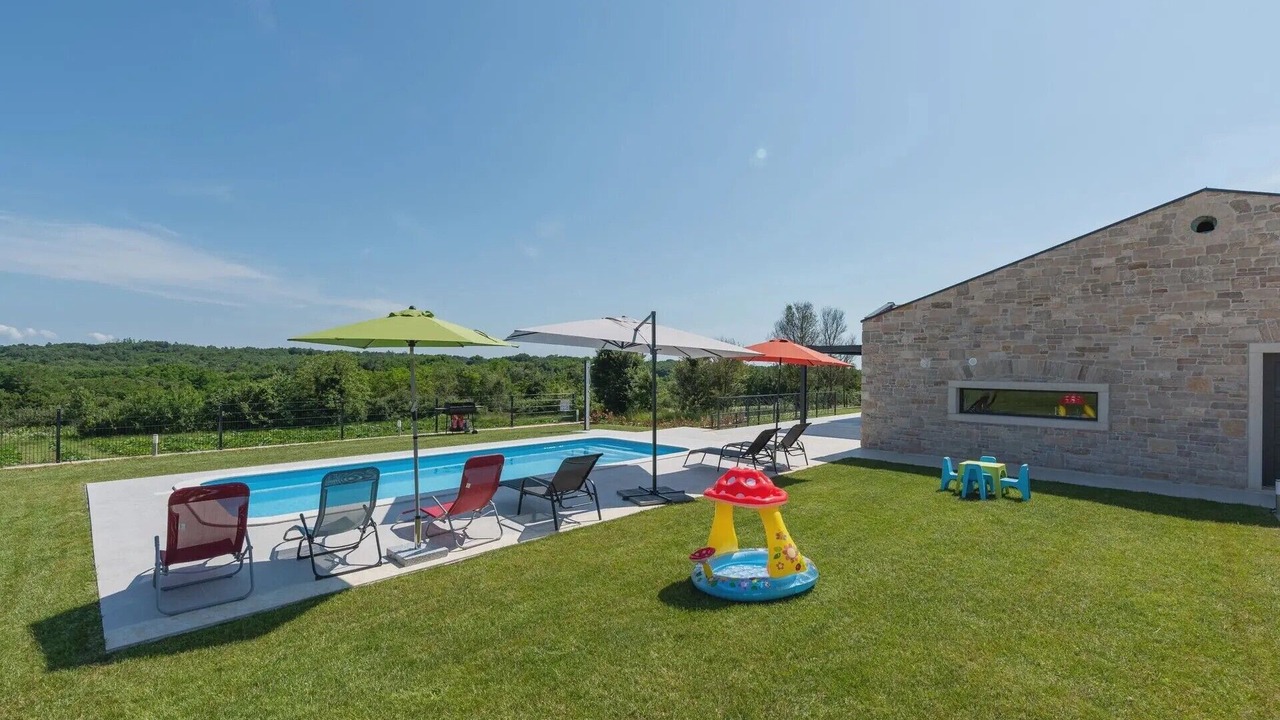 Photo of Outdoor in Skropeti