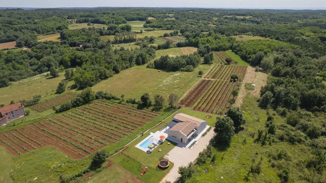 Photo of Outdoor in Skropeti