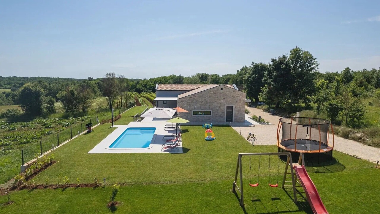 Photo of Outdoor in Skropeti