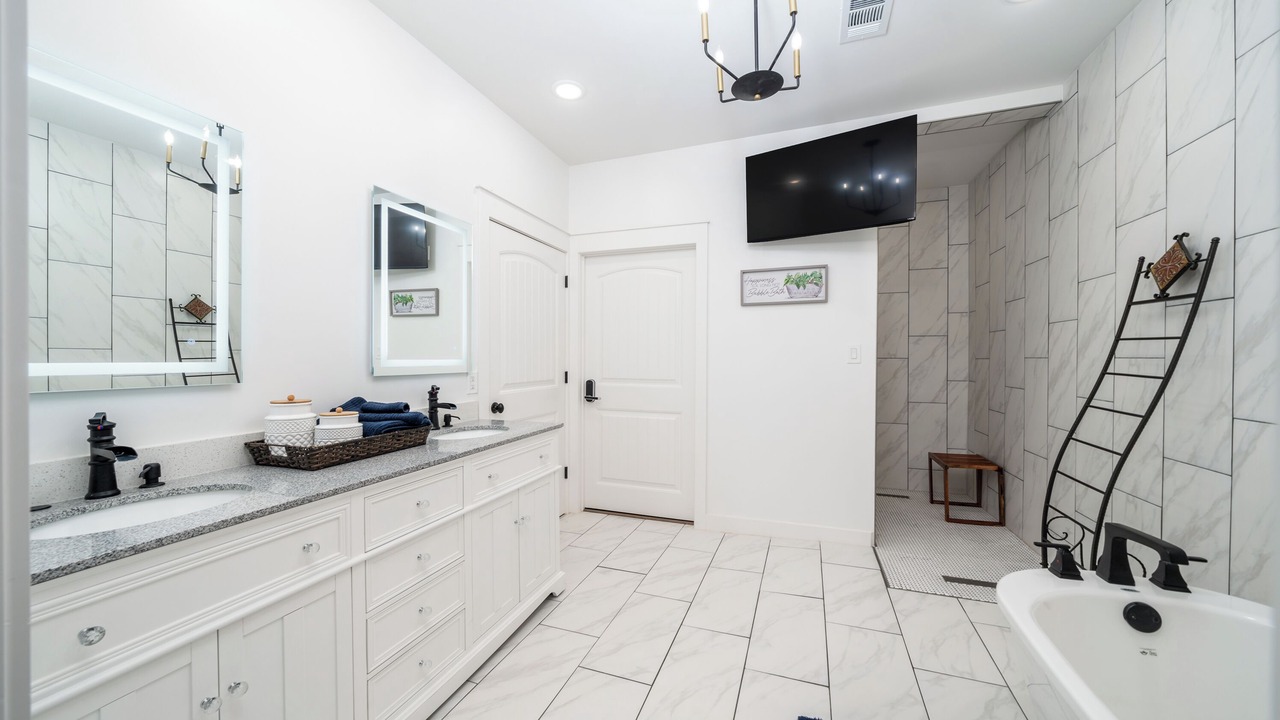 Photo of Bathroom in Cherokee Village