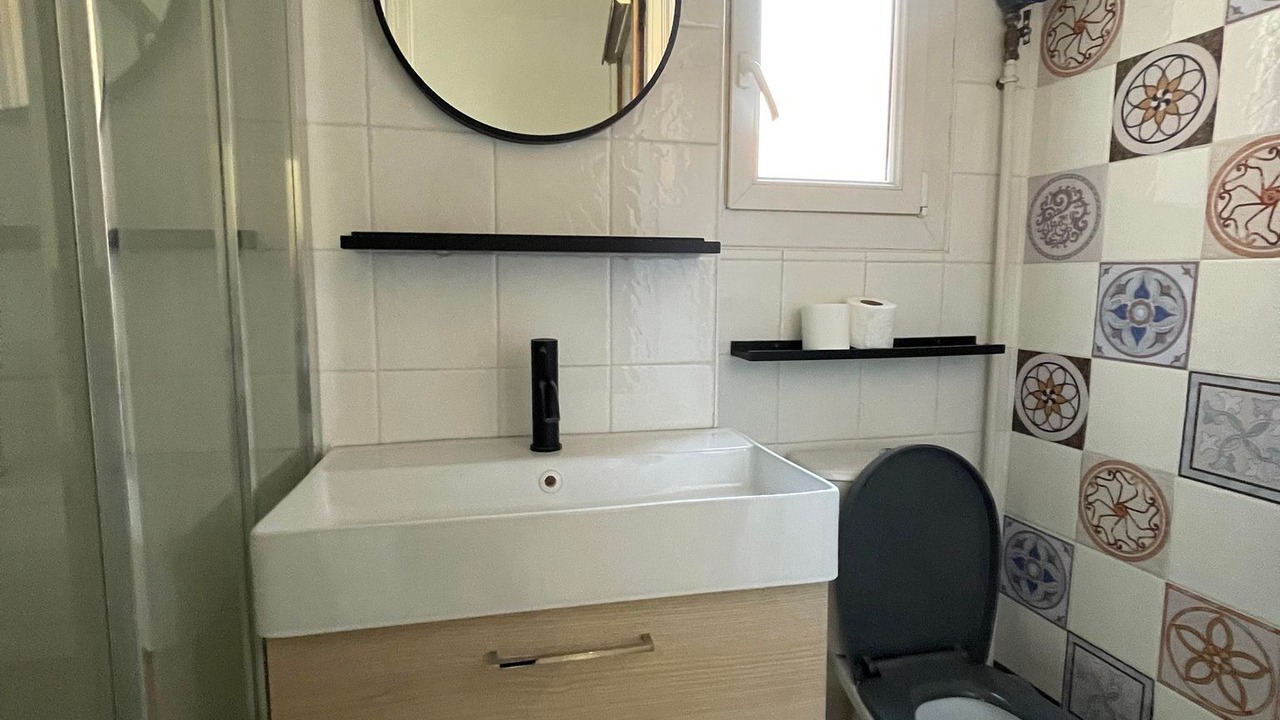 Photo of Bathroom in Clemenceau