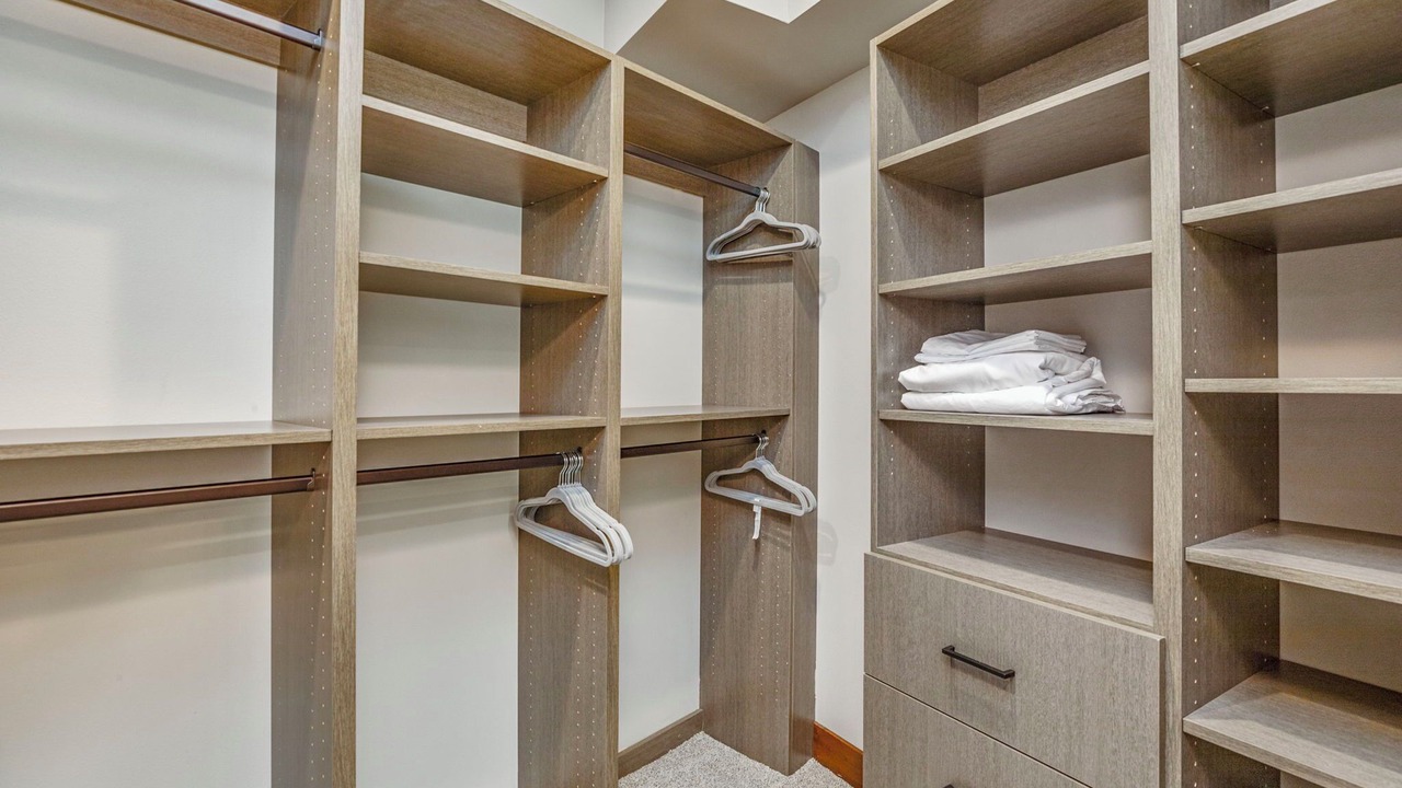 Photo of Others in Roslyn