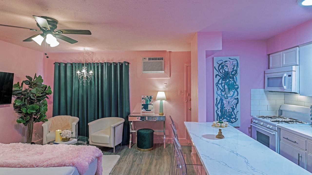 Photo of Bedroom in Neartown
