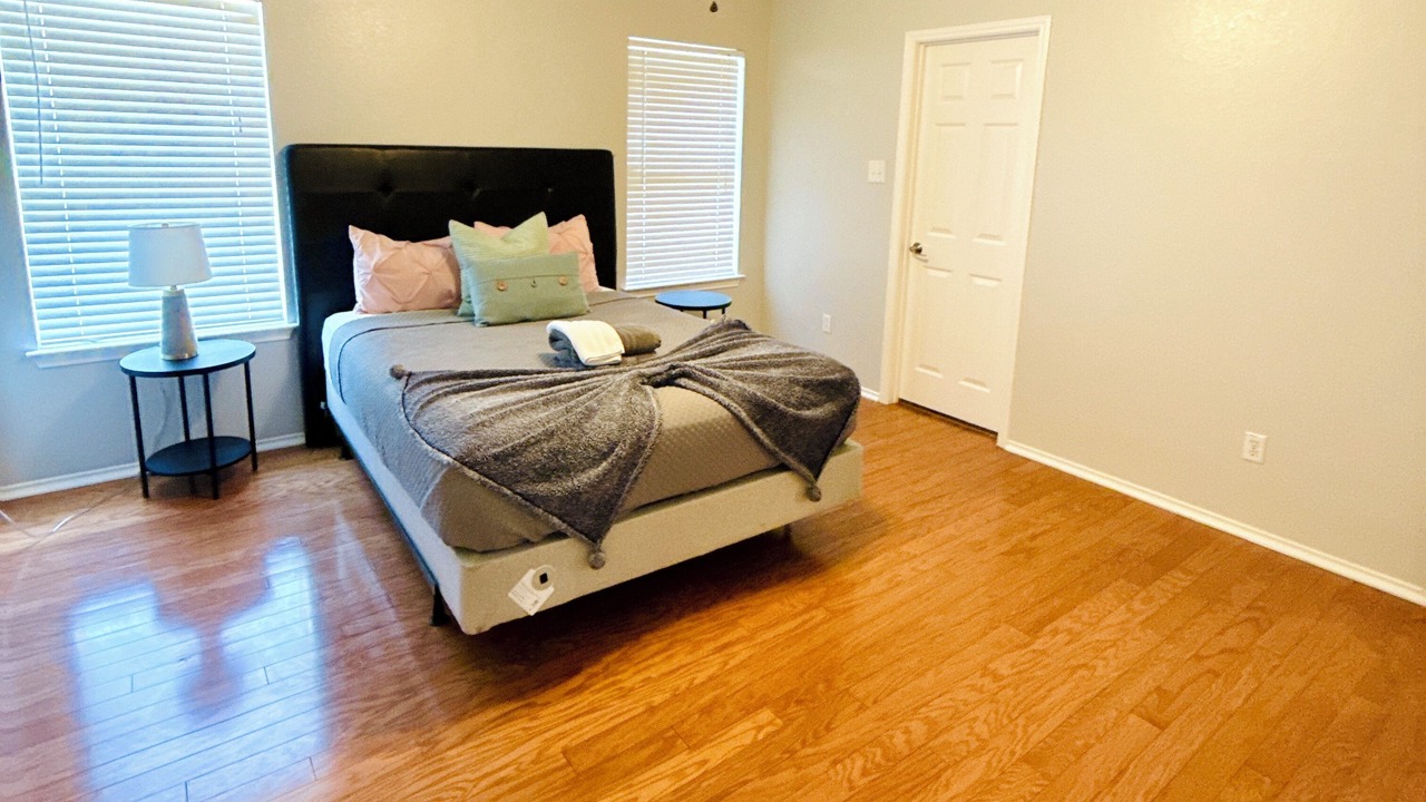 Photo of Bedroom in Kyle