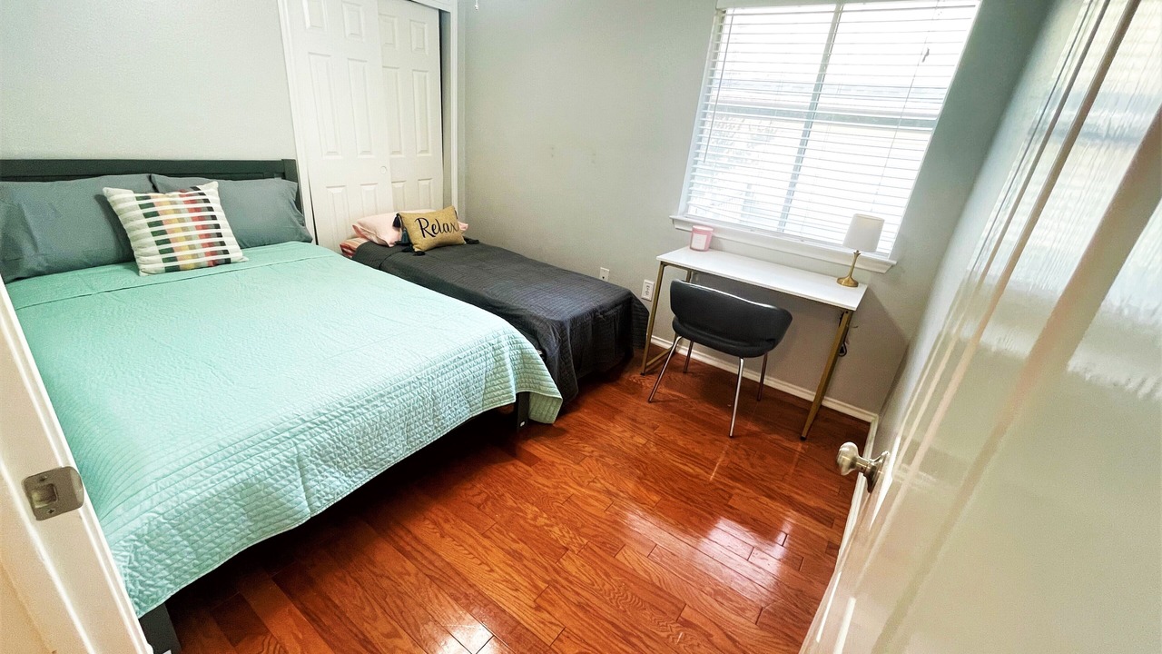 Photo of Bedroom in Kyle