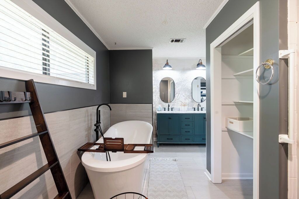 Photo of Bathroom in Higden