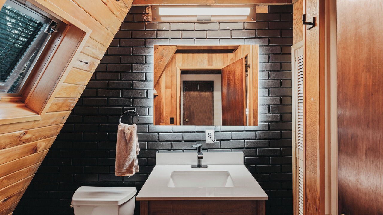 Photo of Bathroom in Sisters