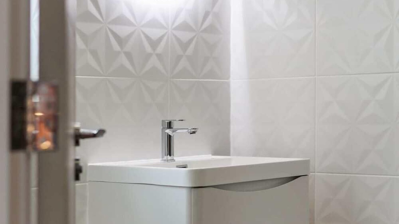 Photo of Bathroom in West Cliff