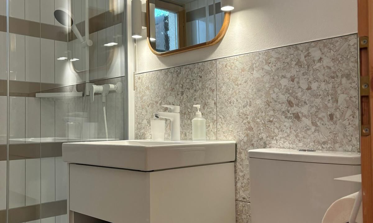 Photo of Bathroom in Goldiwil