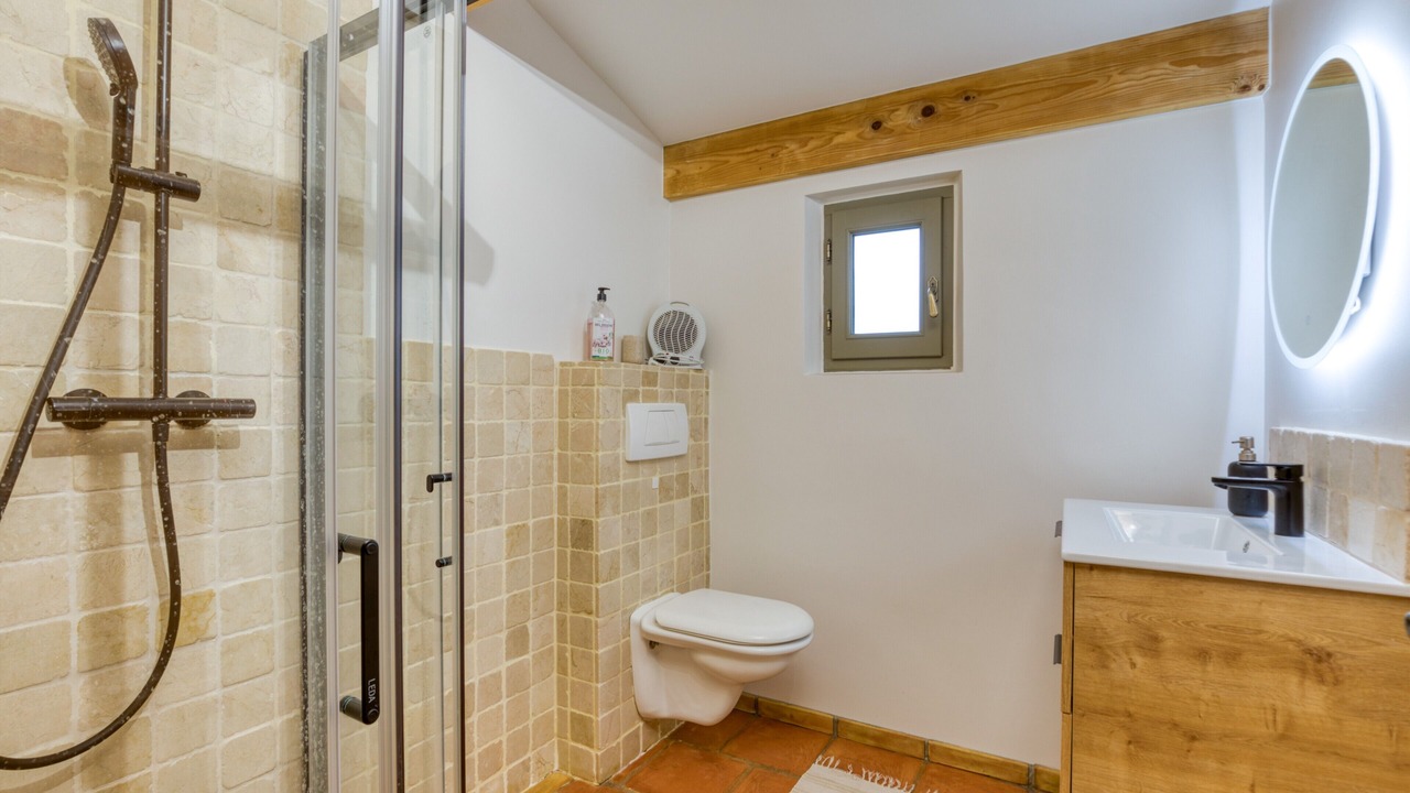 Photo of Bathroom in Saint-Mathieu-de-Treviers