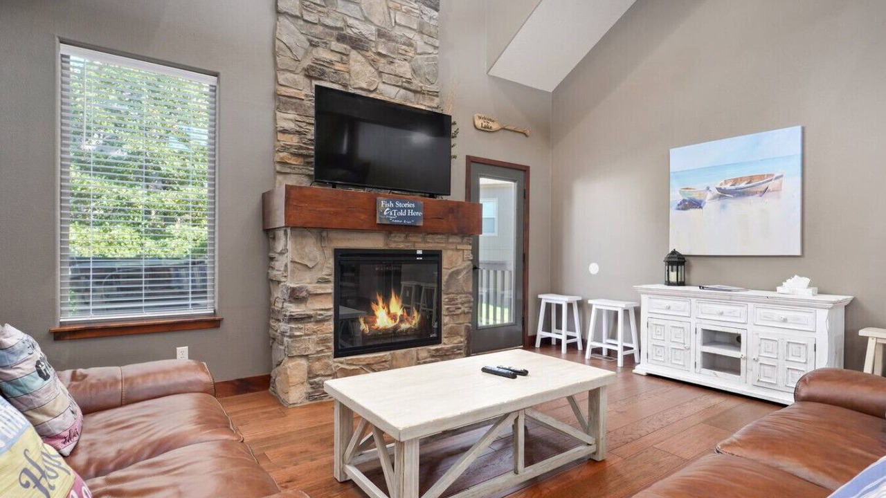 Photo of Livingroom in Hollister