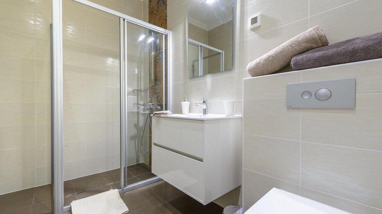 Photo of Bathroom in Pile