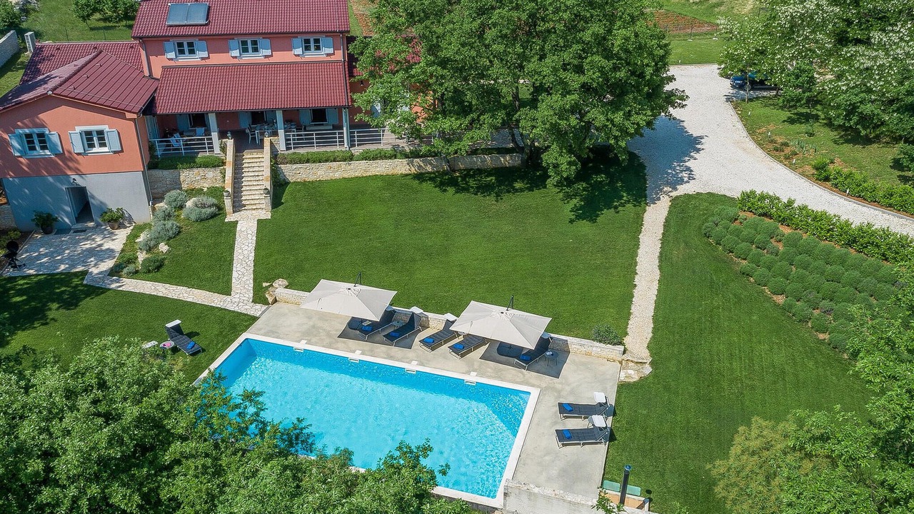 Photo of Outdoor in Zminj