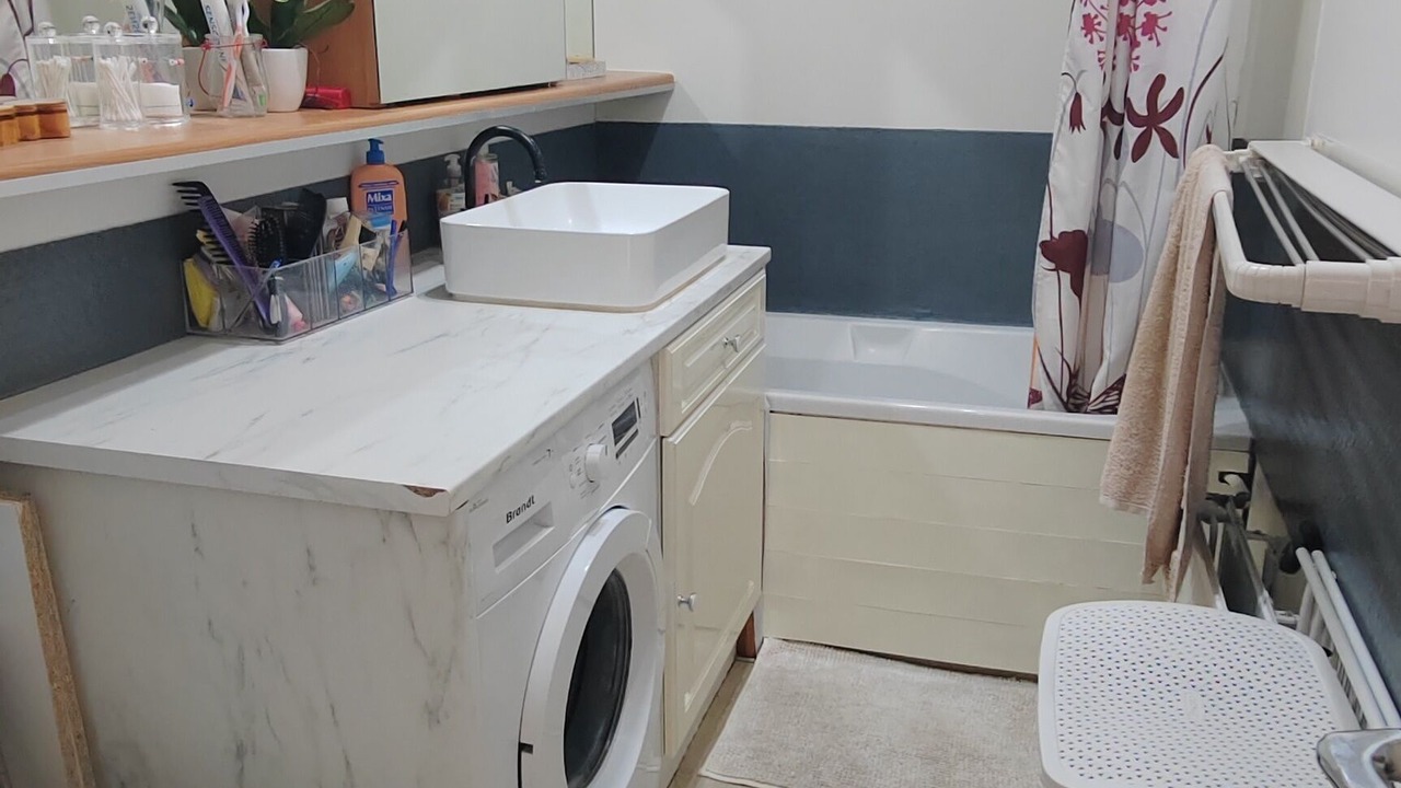 Photo of Bathroom in Saint-Lambert