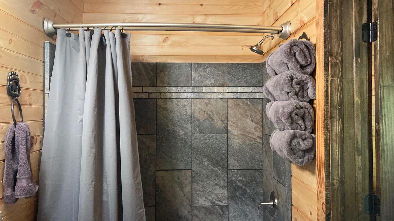 Photo of Bathroom in Beattyville