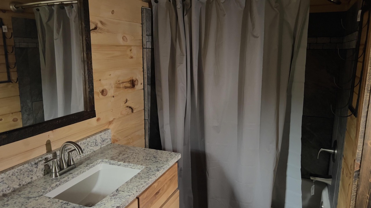 Photo of Bathroom in Beattyville