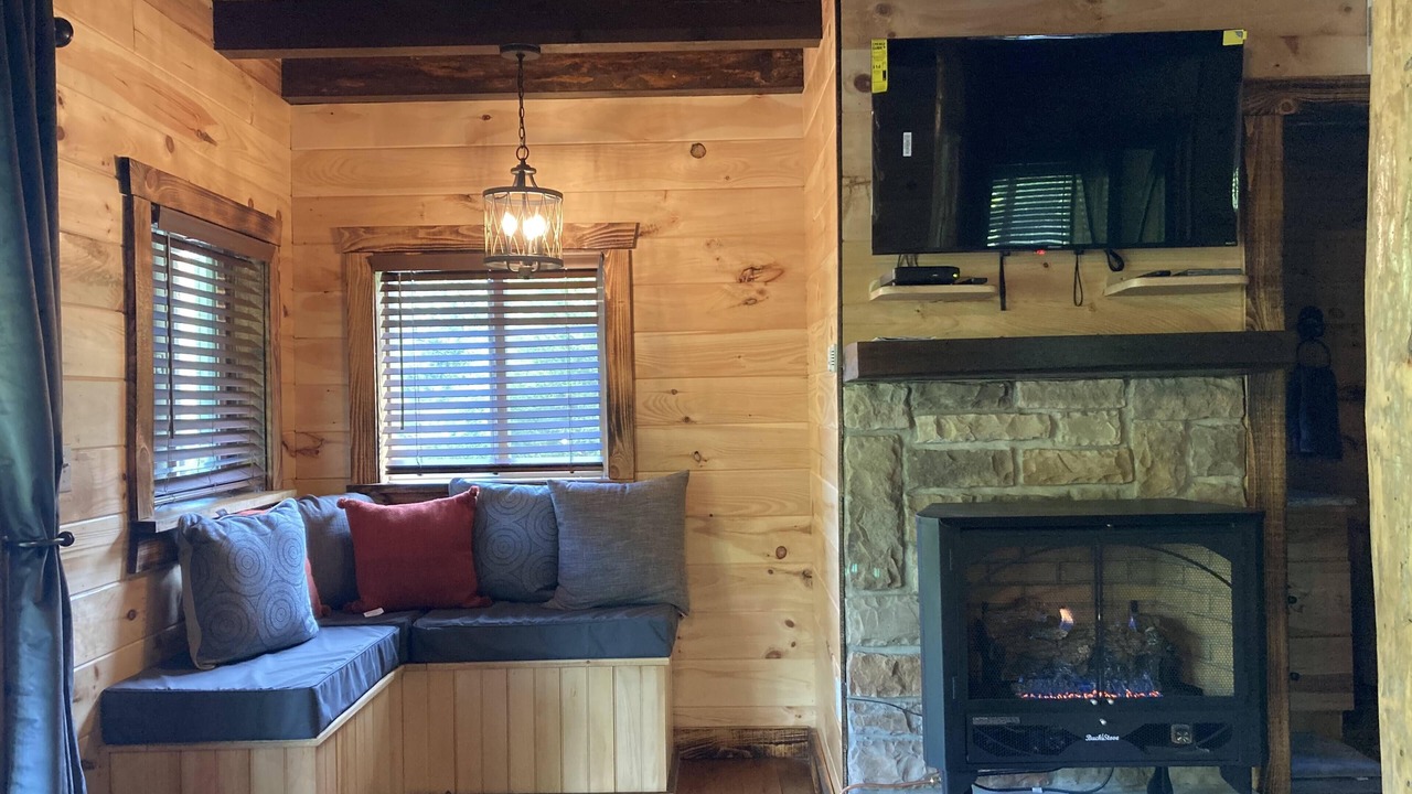Photo of Livingroom in Beattyville