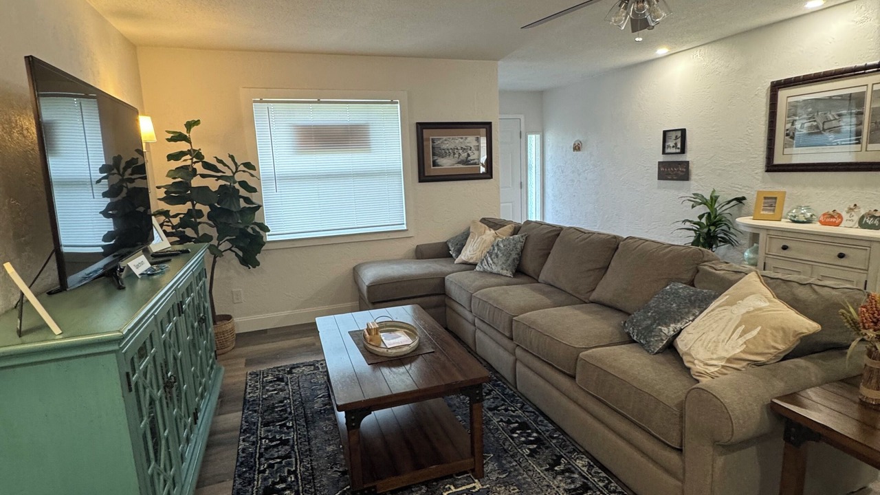 Photo of Livingroom in Holly Hill