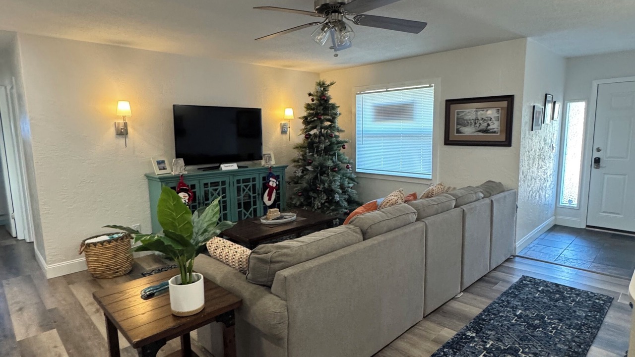 Photo of Livingroom in Holly Hill