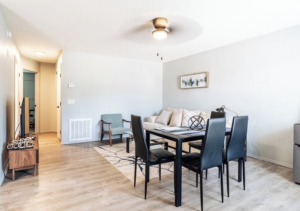 Photo of Livingroom in Downtown