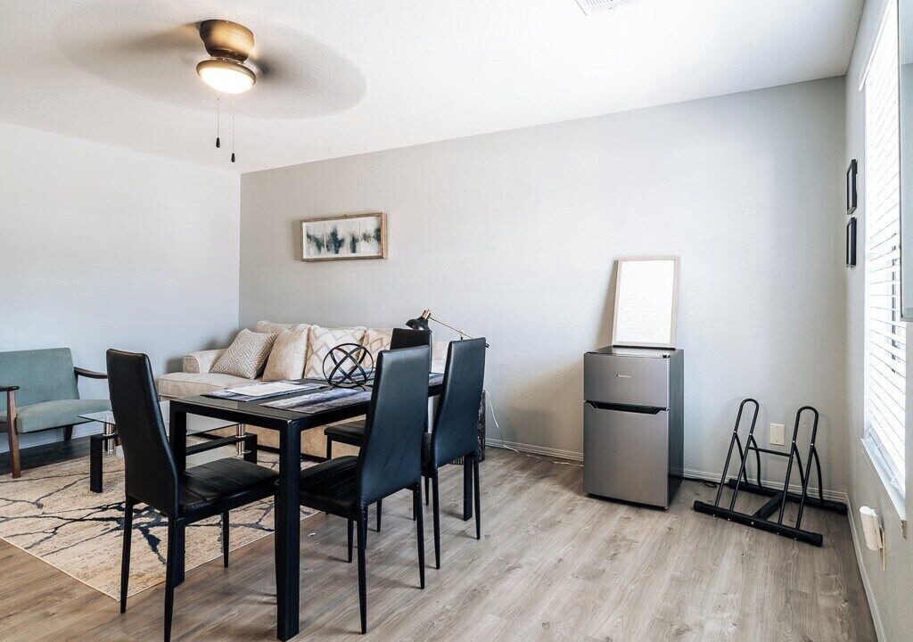 Photo of Livingroom in Downtown