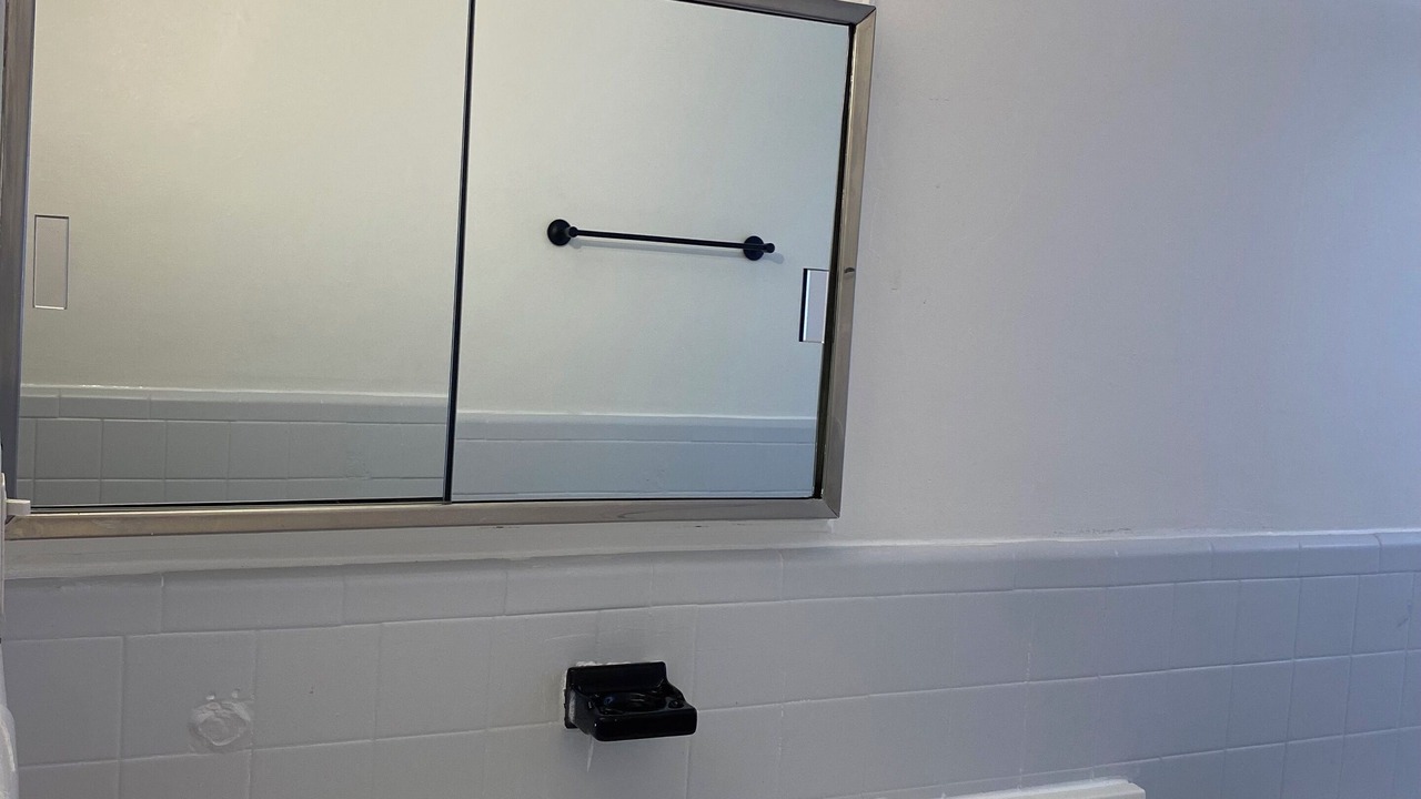 Photo of Bathroom in Saint-Leonard