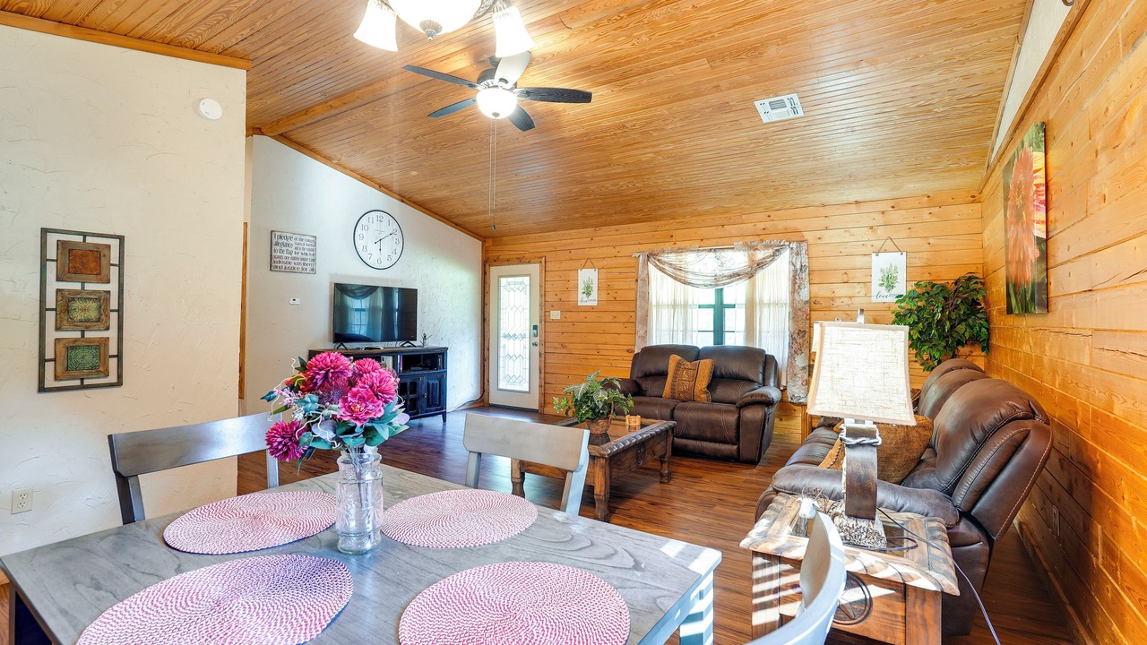 Photo of Livingroom in Kilgore