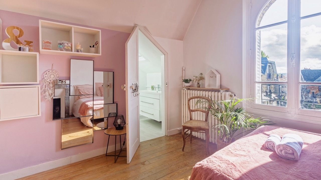 Photo of Bedroom in Le Chesnay