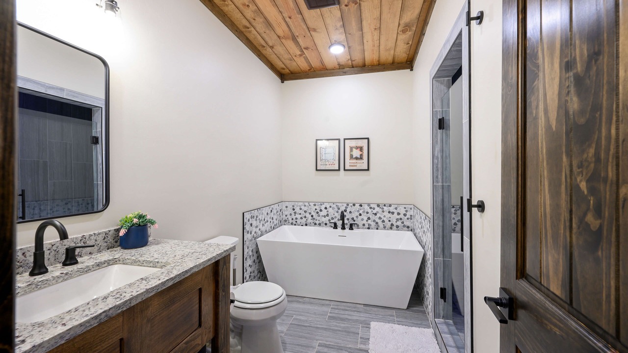 Photo of Bathroom in Broken Bow