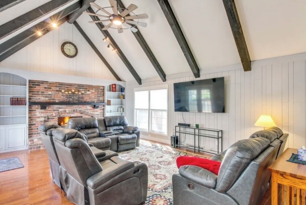 Photo of Livingroom in Lenexa