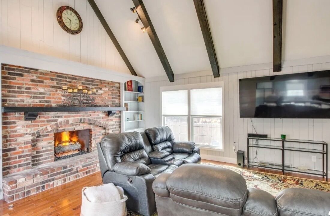 Photo of Livingroom in Lenexa