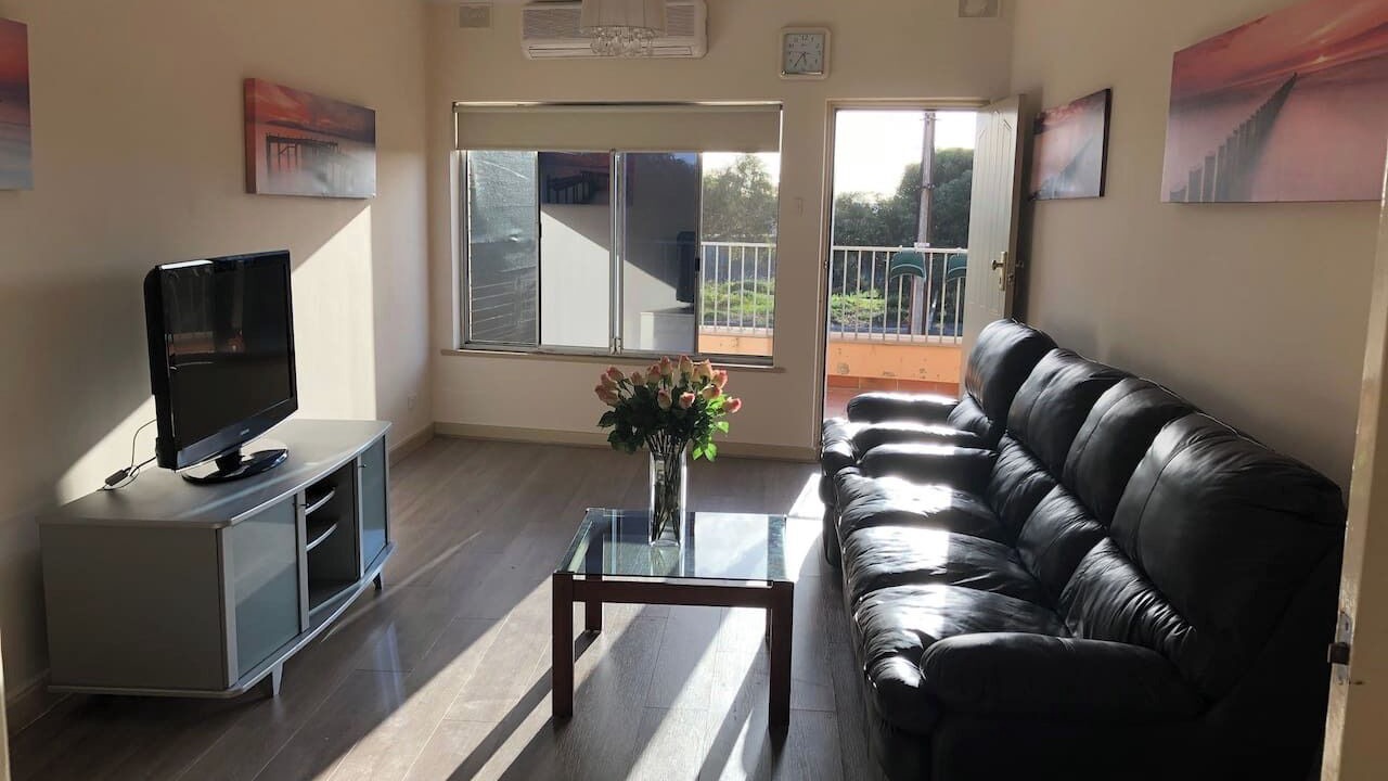 Photo of Livingroom in Semaphore Park