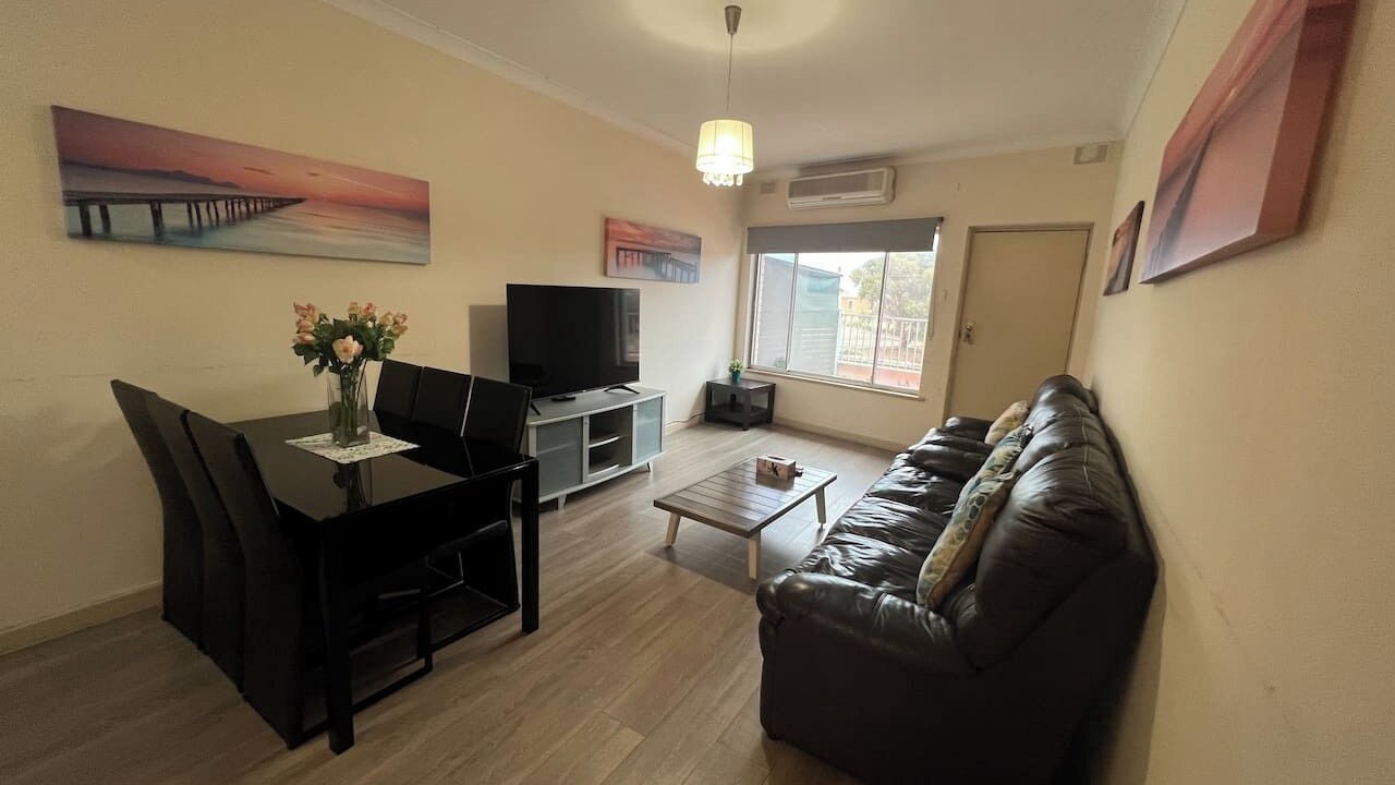 Photo of Livingroom in Semaphore Park