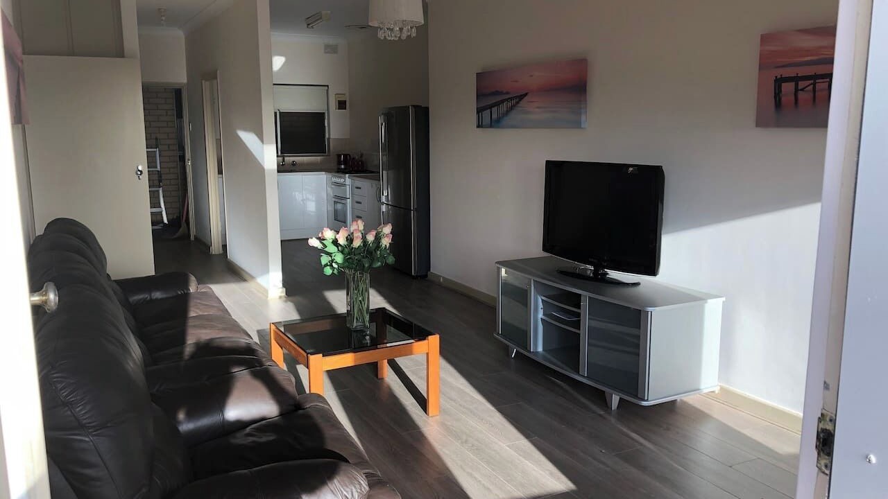 Photo of Livingroom in Semaphore Park