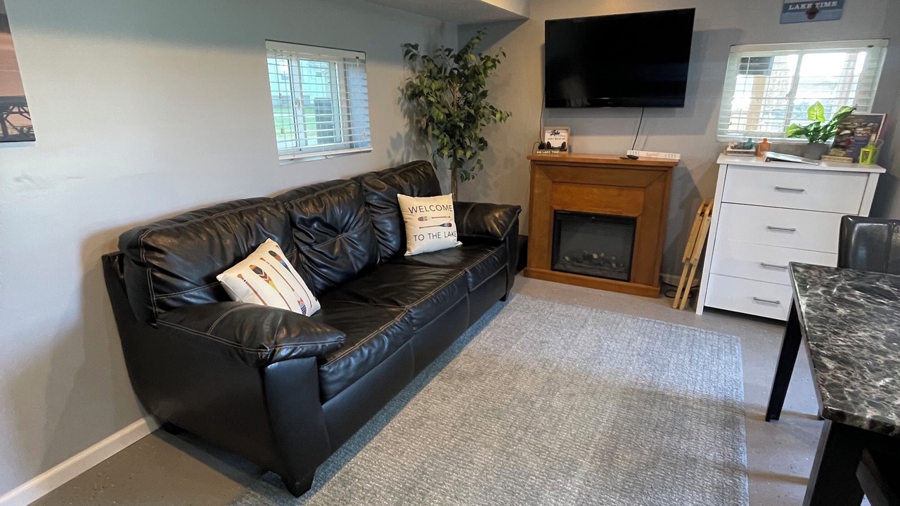 Photo of Livingroom in Simonton Lake